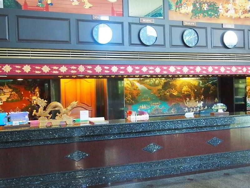 Jomtien Holiday โรงแรม 3*