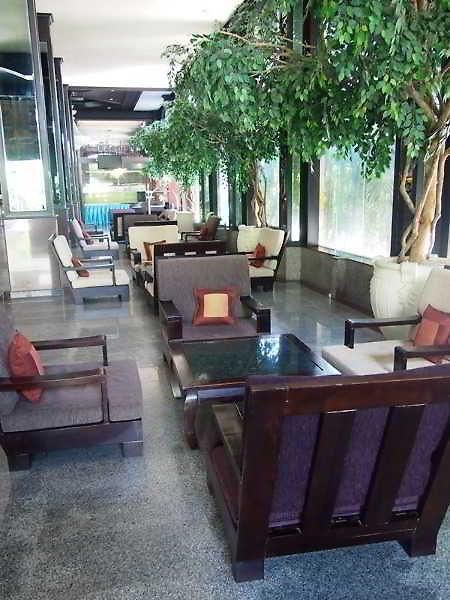 Jomtien Holiday โรงแรม Pattaya