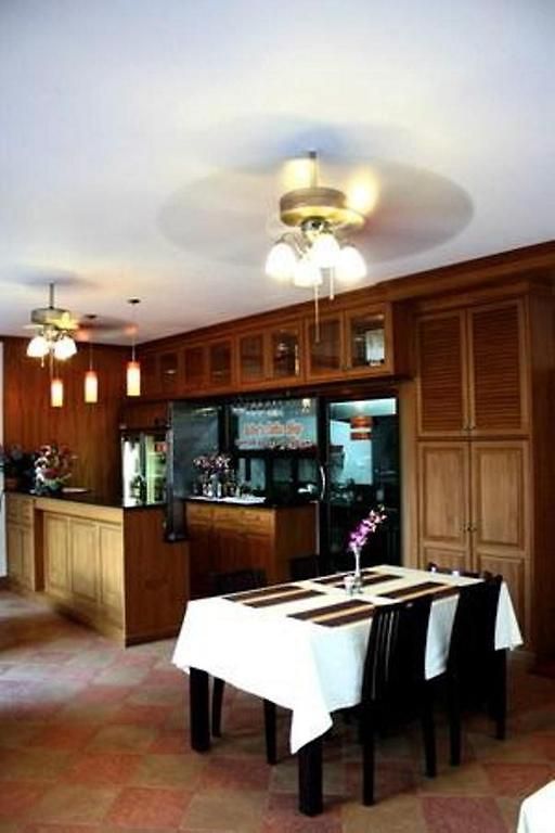โรงแรม Selina Place 3*