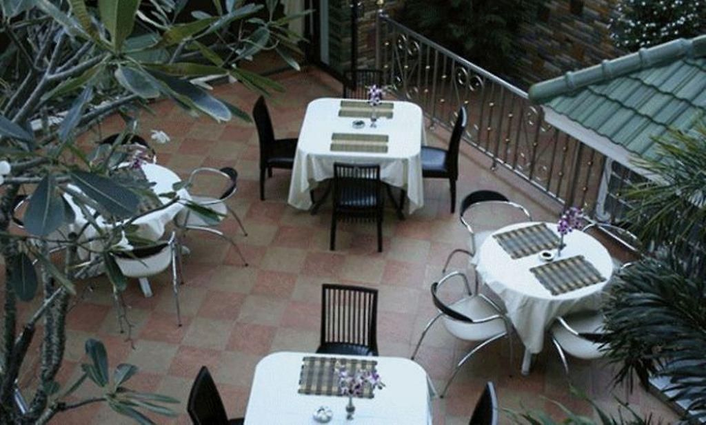 Selina Place โรงแรม