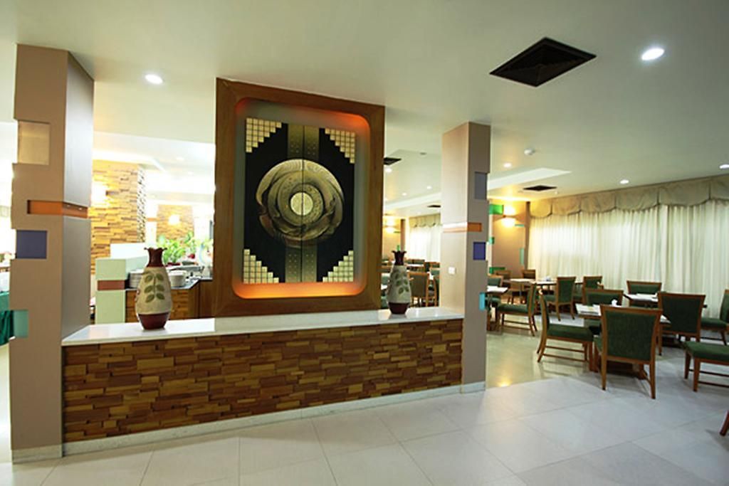 โรงแรม Sea Breeze Jomtien Pattaya
