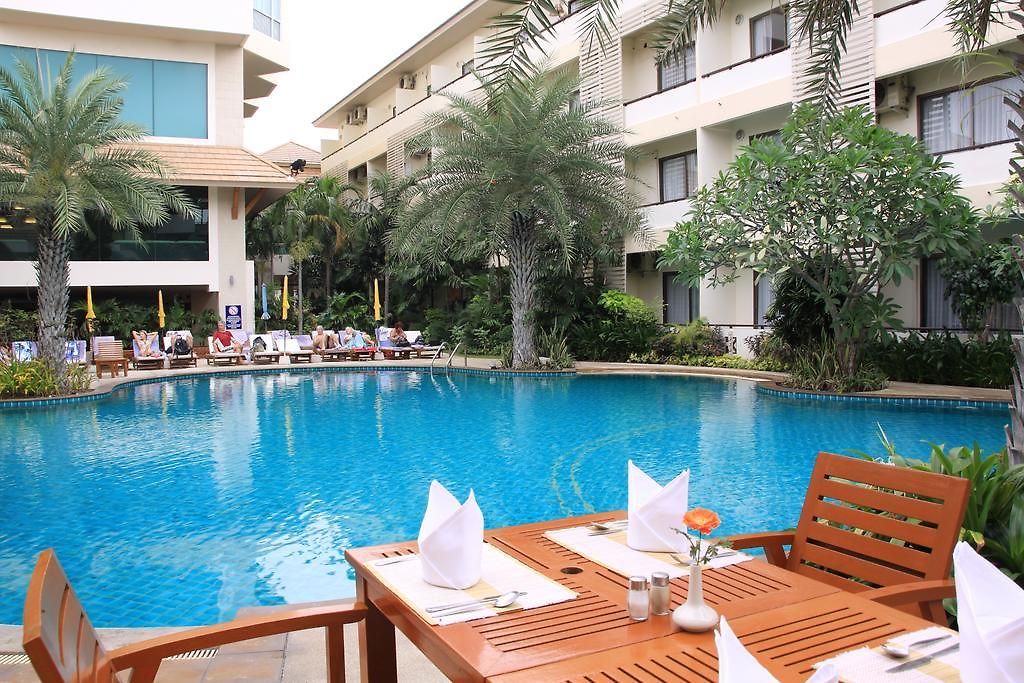 โรงแรม Sea Breeze Jomtien