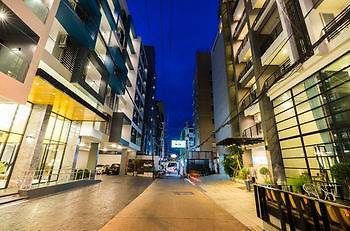 ซี มี สปริง ทู โฮเทล โรงแรม 3*