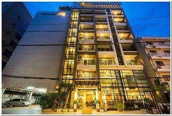 โรงแรม ซี มี สปริง ทู โฮเทล Pattaya