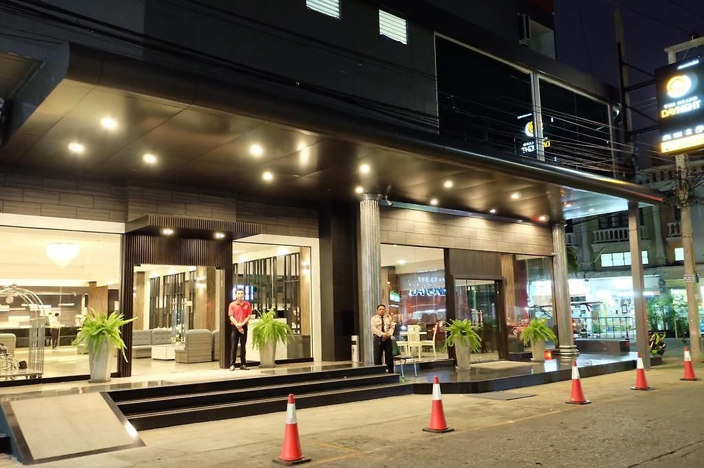 The Grand Day Night โรงแรม