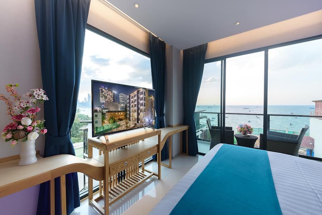 Deep Blue Z10 โรงแรม Pattaya