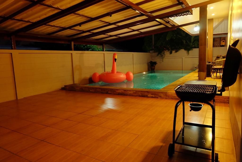 Guest house Nina Pool 3*