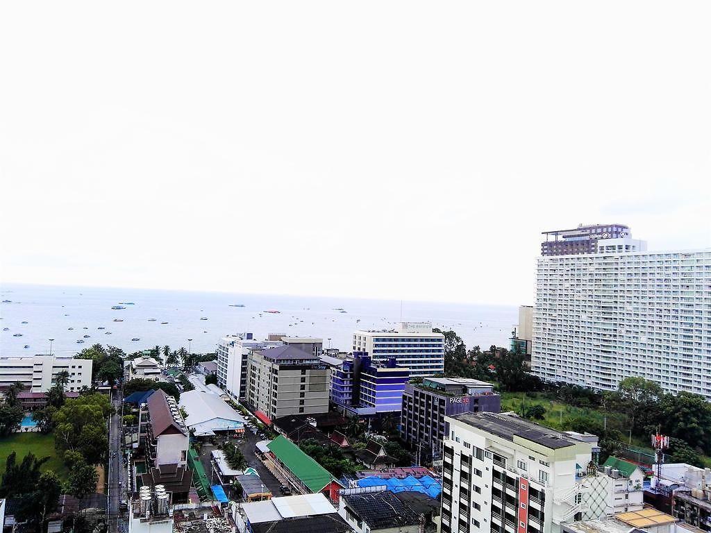 Llx At The Base * Pattaya