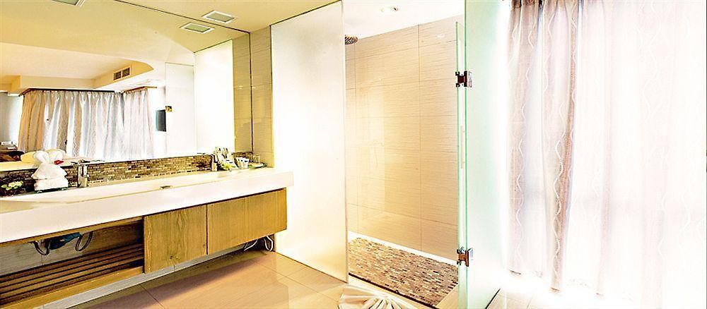 Oyo 143 Dday Resotel โรงแรม Pattaya