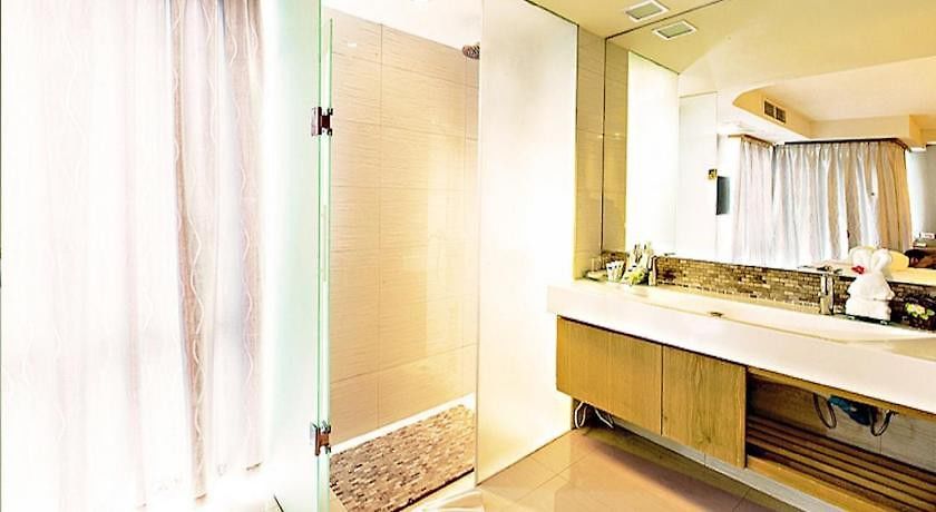 Oyo 143 Dday Resotel โรงแรม