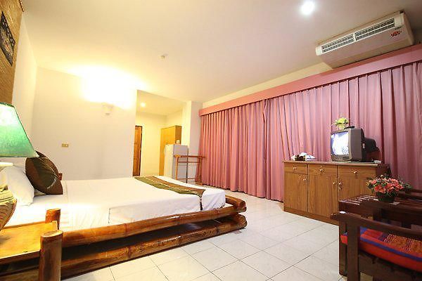 Eden Hotel Pattaya โรงแรม
