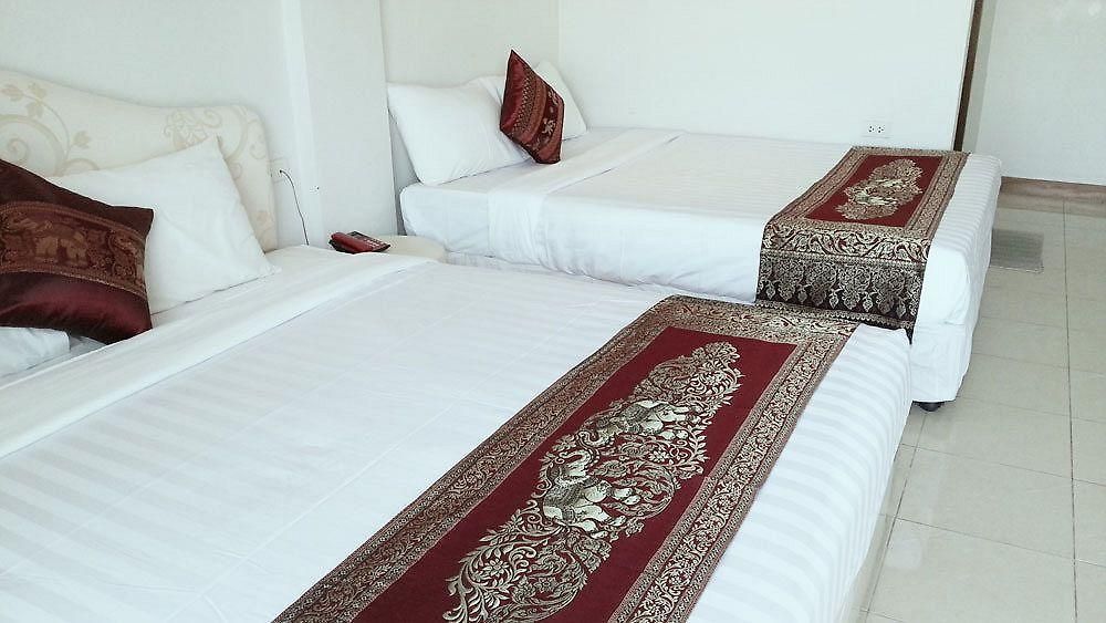 Arya Hotel