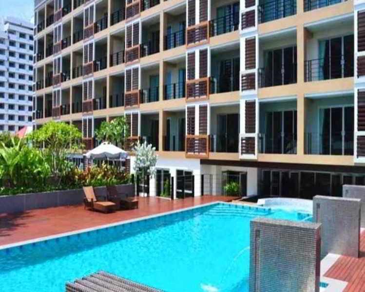 โรงแรม August 3*