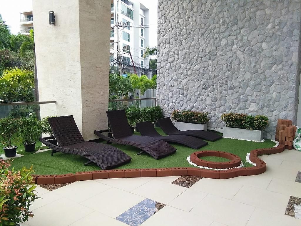 Peak Tower In Phatumnak * Pattaya