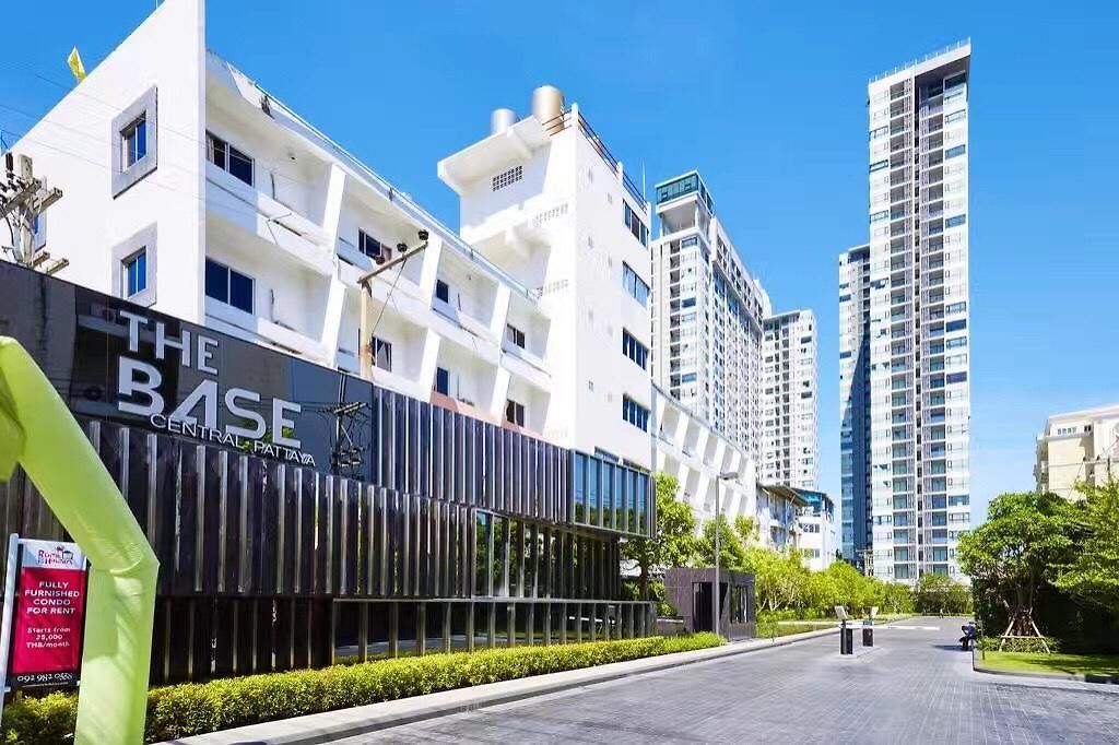 The Base Highfl Seaview Pattaya