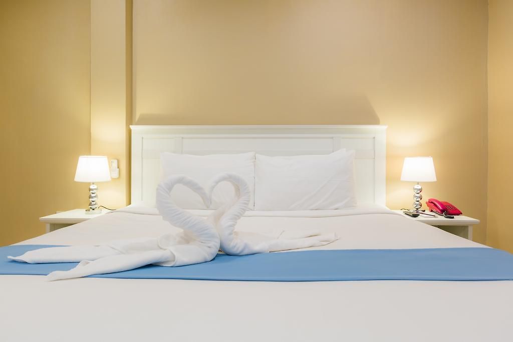 โรงแรม Zing & 3*