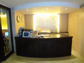 เดอะ โกลเด้น วิล บูติคแอนด์สปา โรงแรม 3*