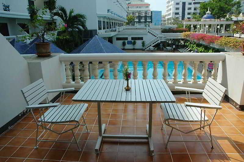 โรงแรมซีซาร์ พาเลซ 4* Pattaya