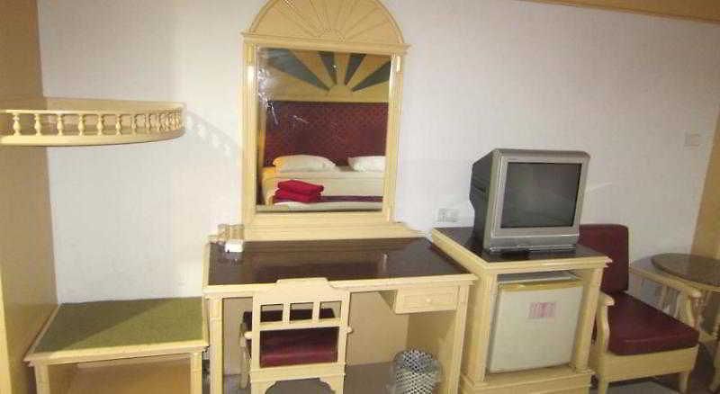 เอเอ โฮเทล พัทยา 2* Pattaya