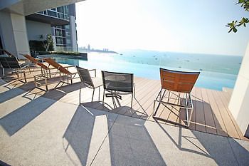 โรงแรม Centric Sea