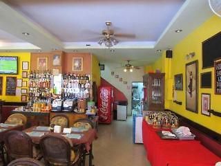 บ้านพัก Robin's Nest & Restaurant Pattaya