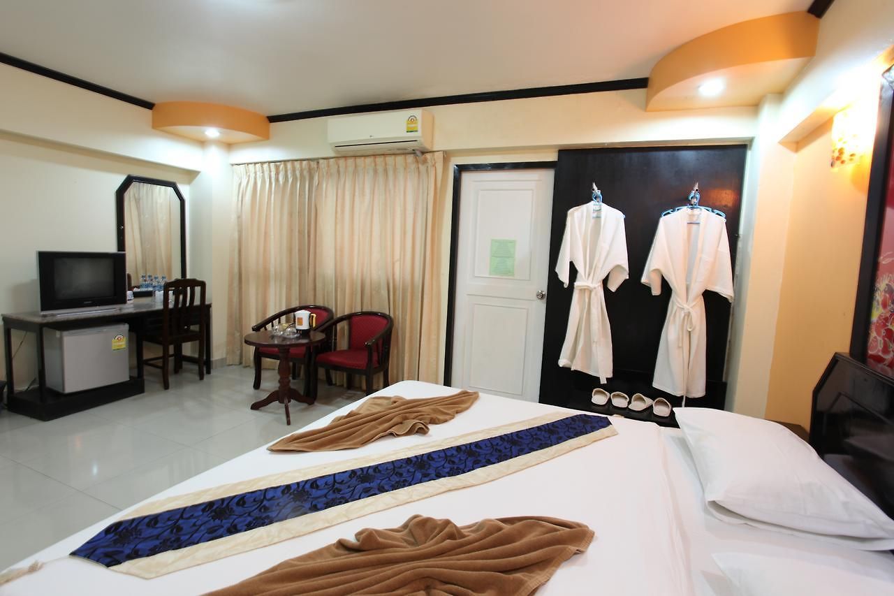 โรงแรมโฮม พัทยา 3* Pattaya