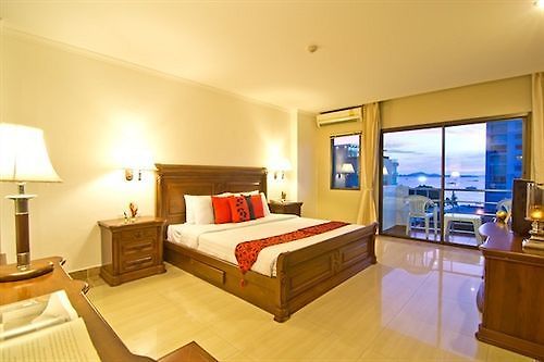 เบส บีช โรงแรม