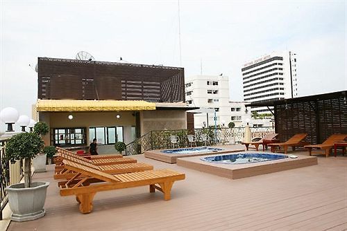 โรงแรม เดอะ พรีวี่ สวีทส์ 2*