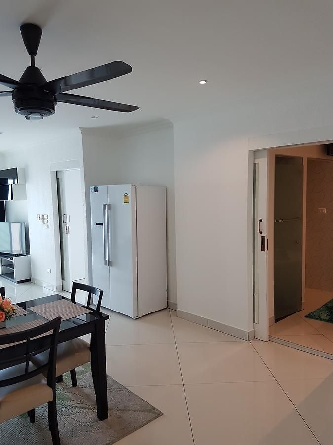 อพาร์ตโฮเทล Vtsix Service At View Talay 6 3*