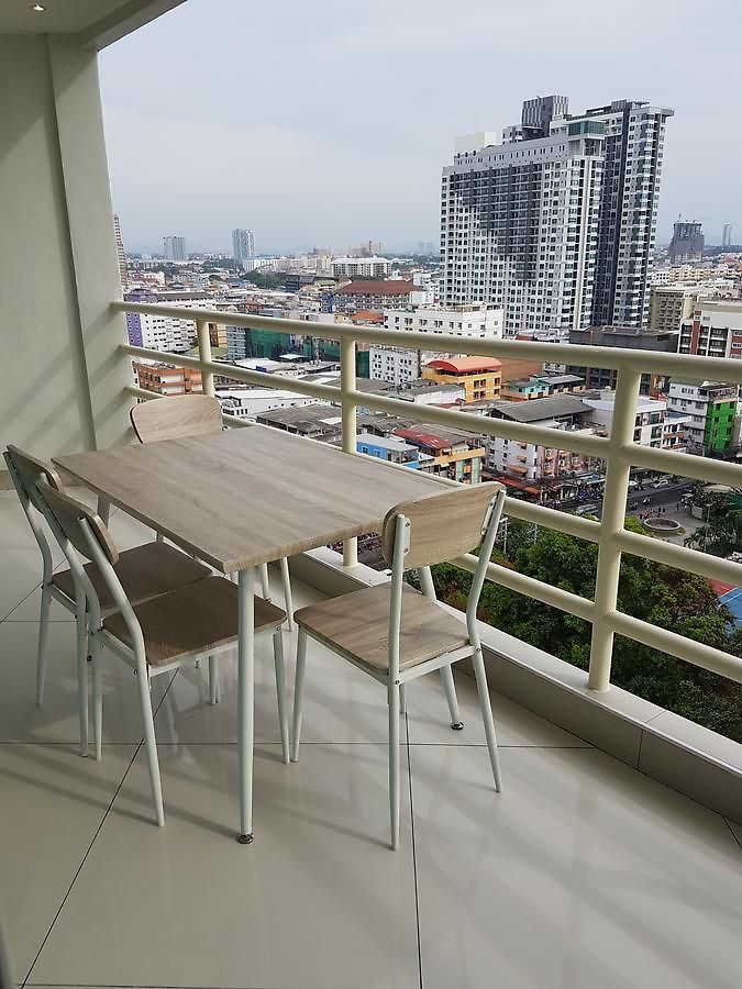 อพาร์ตโฮเทล Vtsix Service At View Talay 6 3*