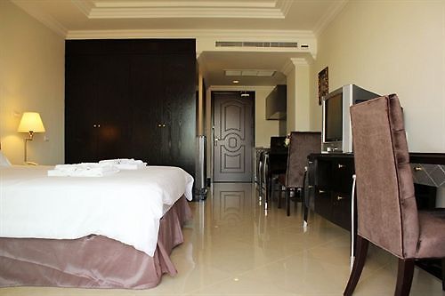 Hotel Lk Crystal Place