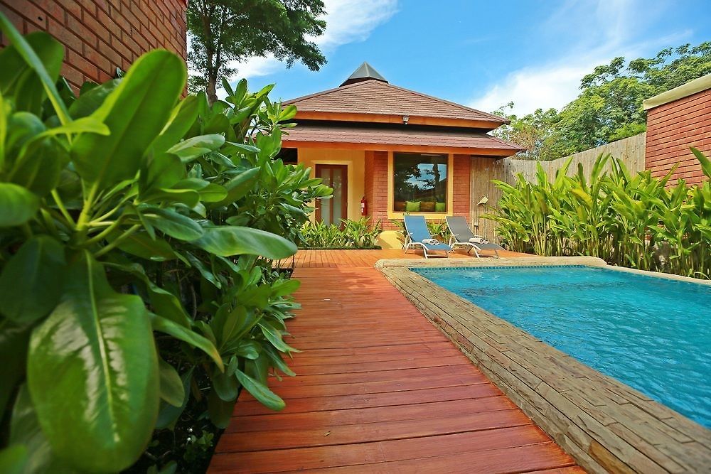 โรงแรม ชิค ชิลล์ แอท เอราวาณา พูล วิลลา พัทยา Pattaya