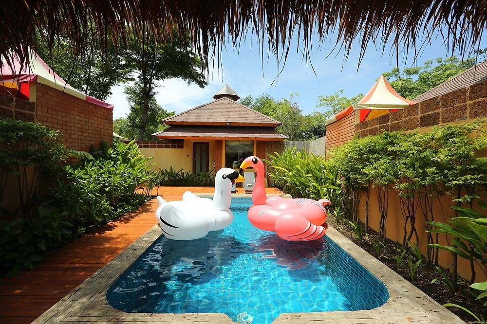 โรงแรม ชิค ชิลล์ แอท เอราวาณา พูล วิลลา พัทยา Pattaya