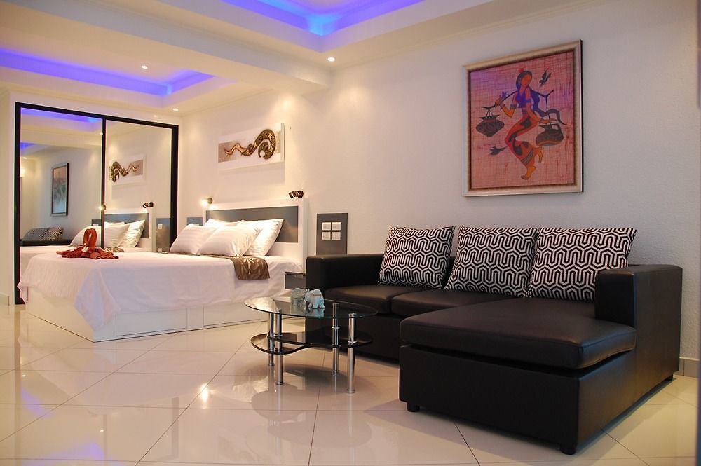 โรงแรม Sirikarn & Luxury Pattaya