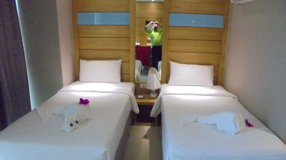 Oyo 143 Dday Resotel โรงแรม Pattaya