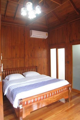 บ้านพัก Wood House Pattaya
