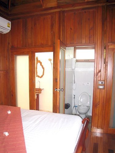 บ้านพัก Wood House Pattaya