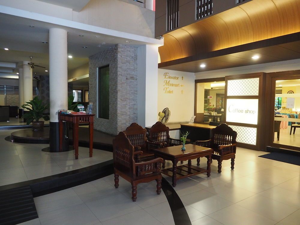 Eastiny Place โรงแรม 3*