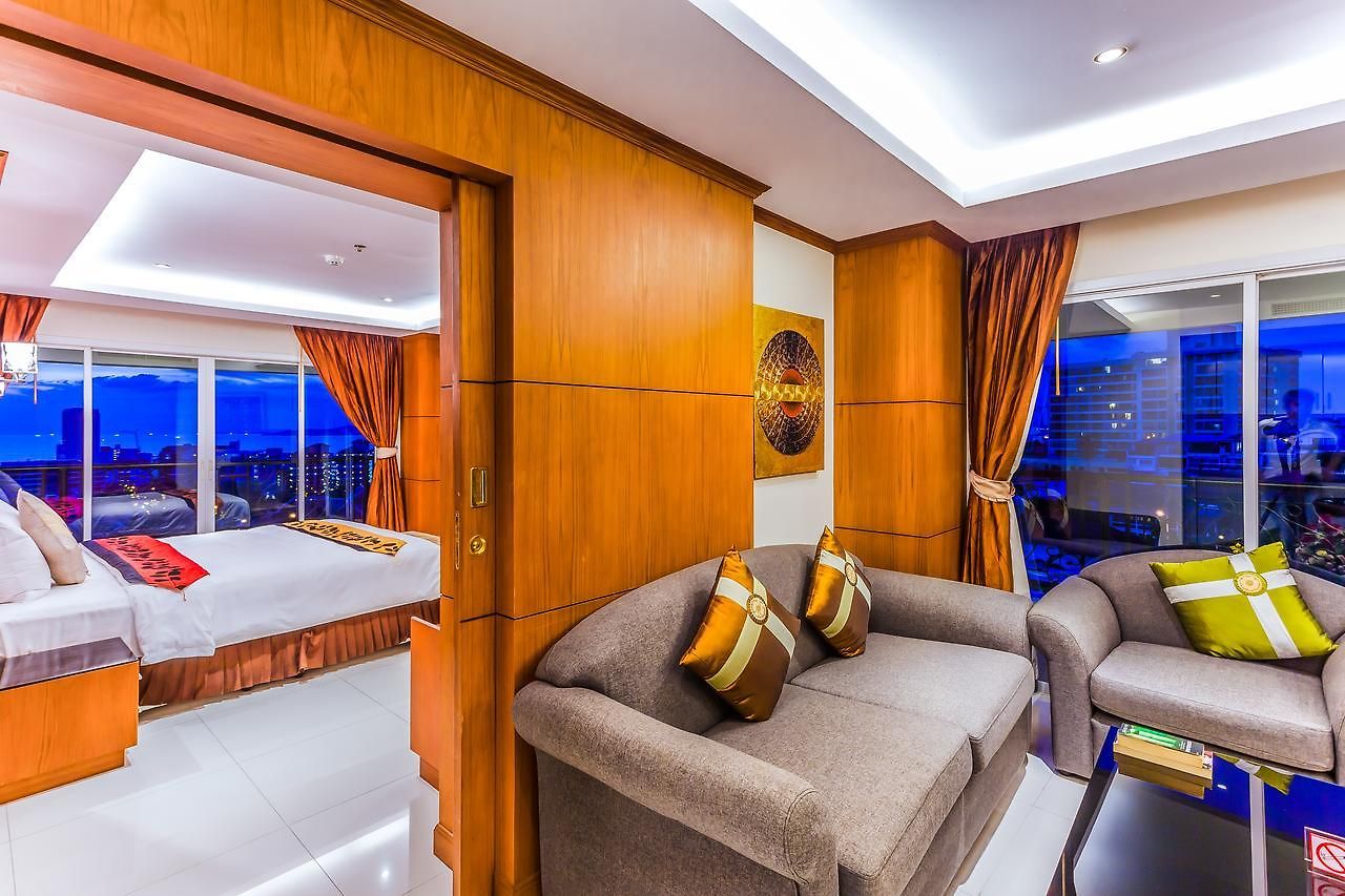 โรงแรม Tara Court 3*