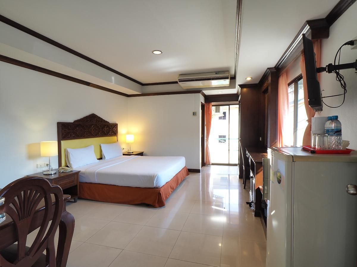 โรงแรม Golden