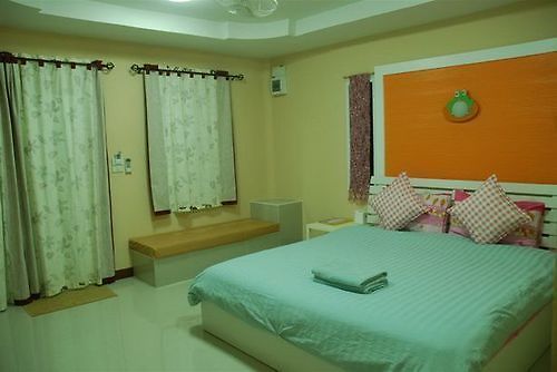 โรงแรม Baan Im Em
