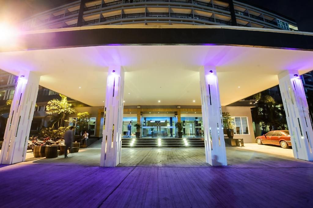 โฮเท็ล ซีเล็คชั่น พัทยา โรงแรม 4*