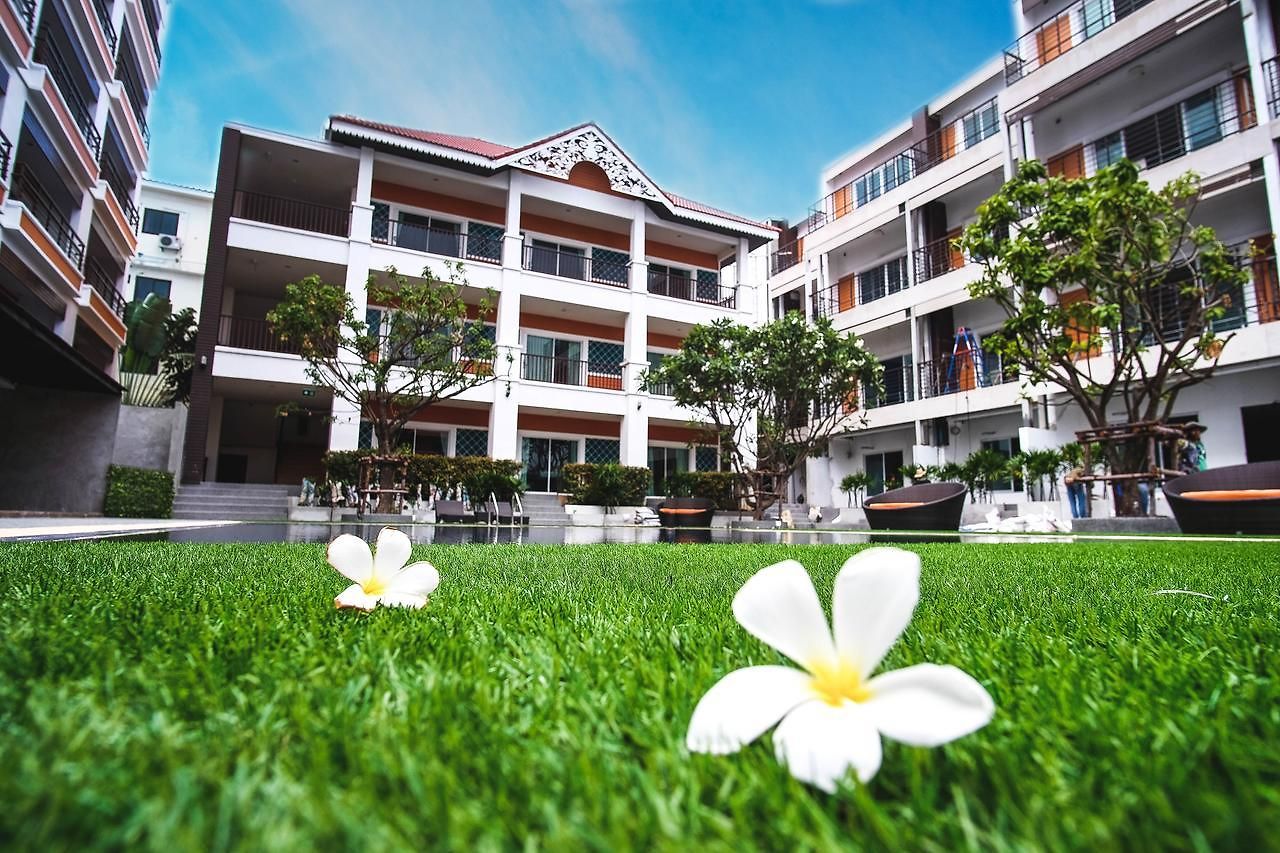 โรงแรม Fx 4*