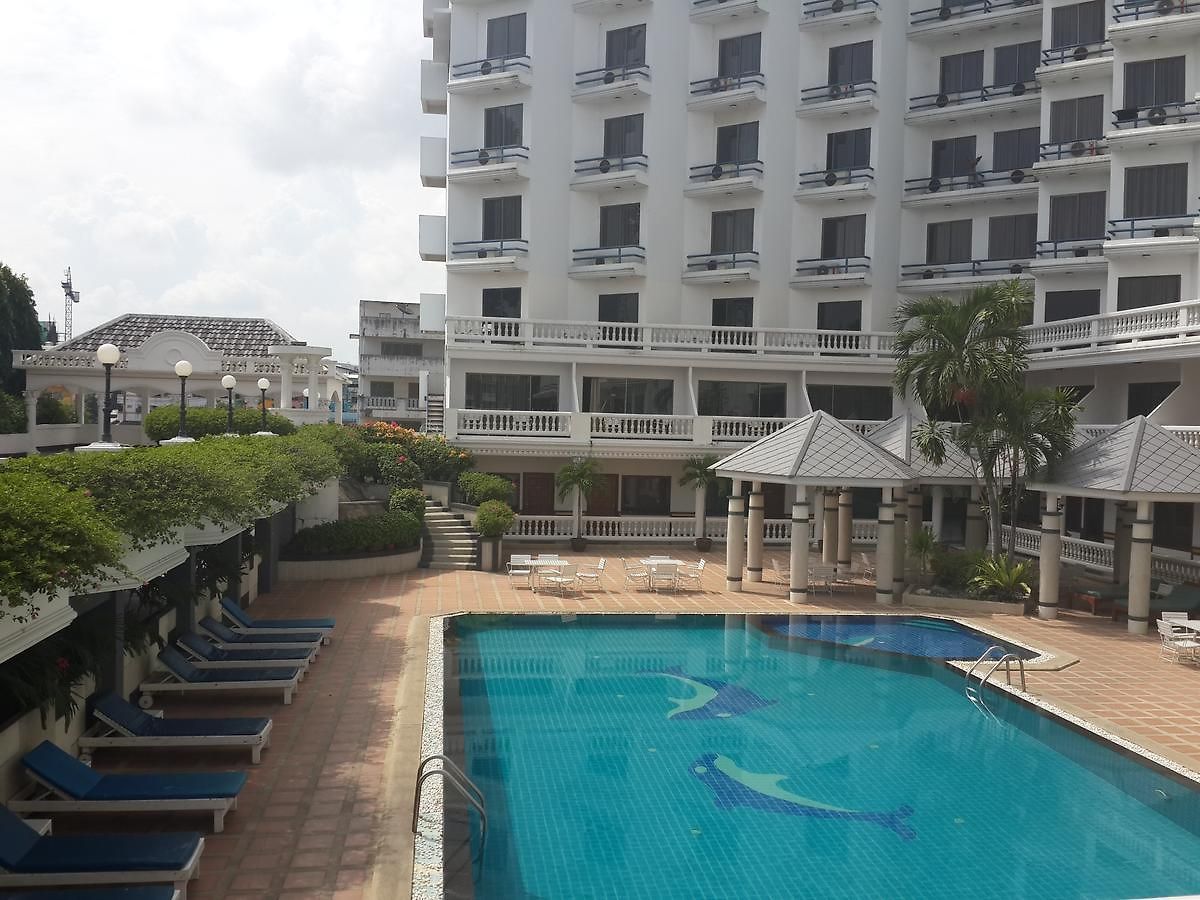 โรงแรม โรงแรมซีซาร์ พาเลซ 4*