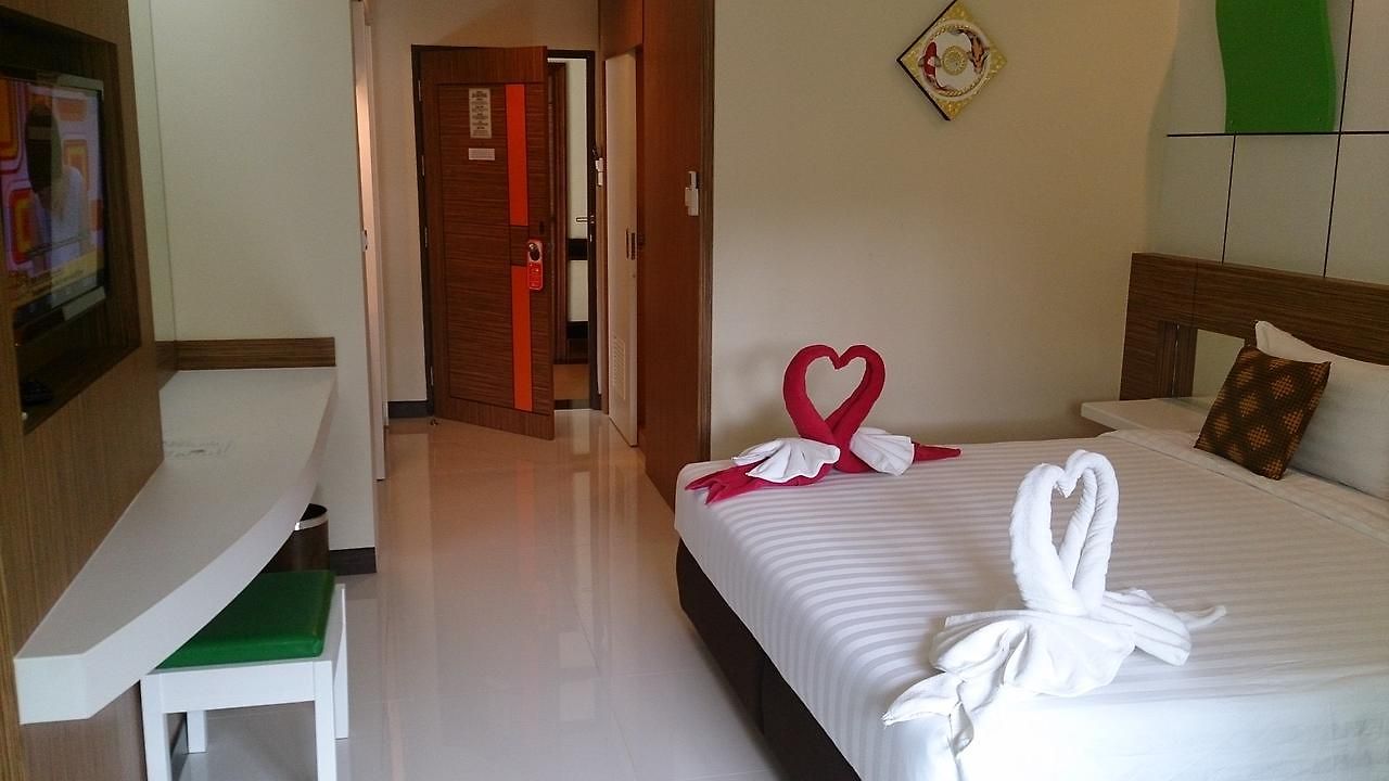 โรงแรม โรงแรมคาเมลอท Pattaya