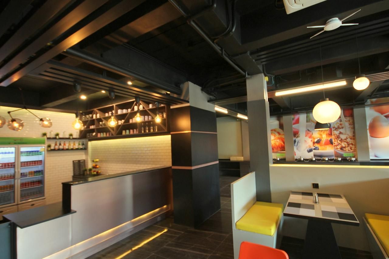 โรงแรม Republic 3*