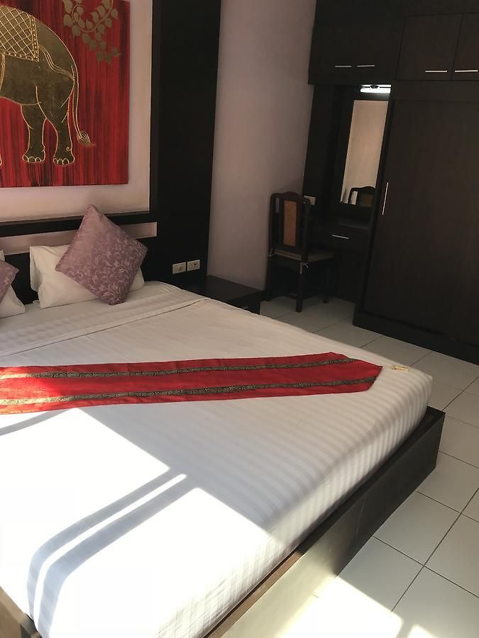 โรงแรม Zip & Restaurant 3*