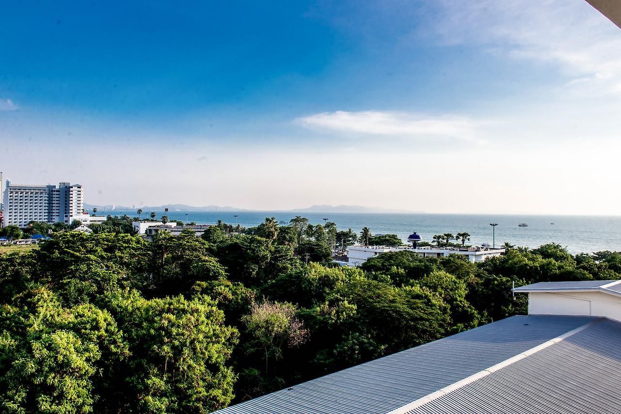 โรงแรม Sea Breeze Jomtien 4*