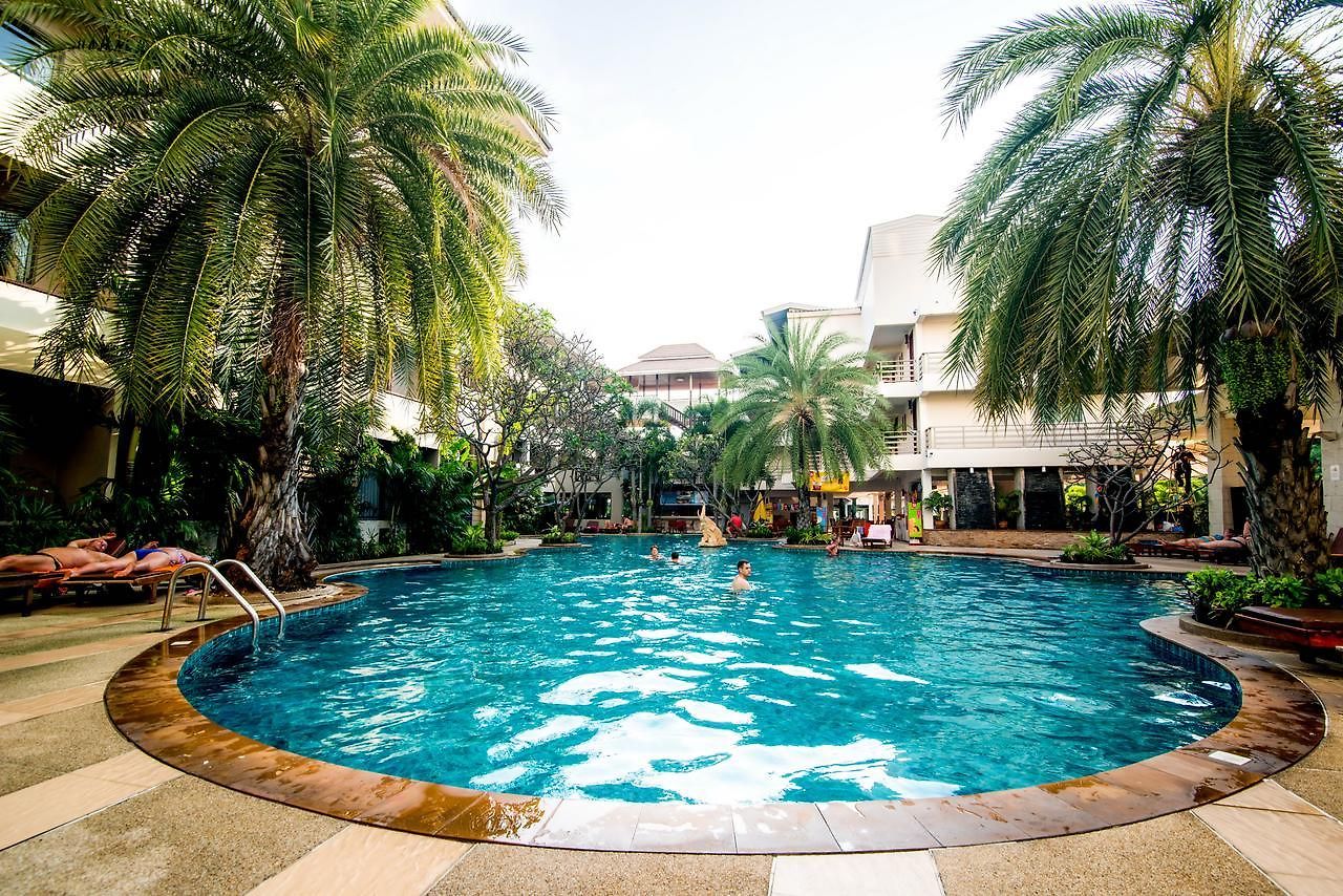 Sea Breeze Jomtien โรงแรม