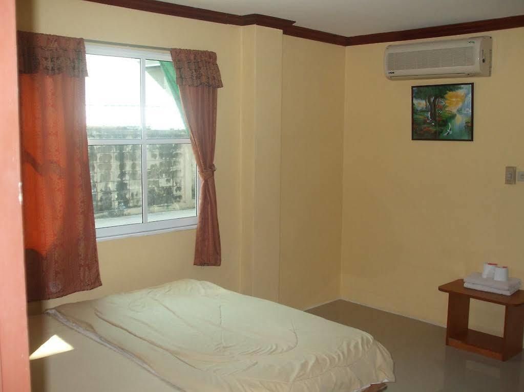 บ้านพัก Aura House 2*